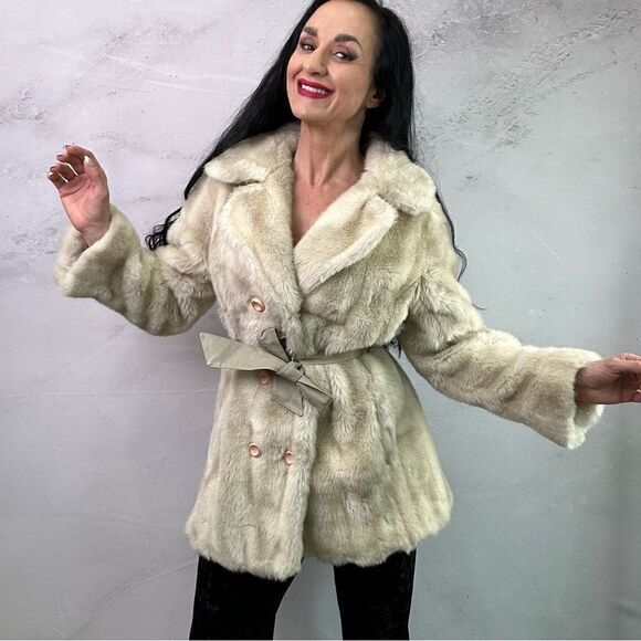 Exclusive Aleutian styled by Dubrowsky and Joseph faux fur coat vintage - Picture 2 of 6